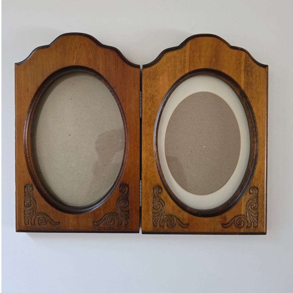 VTG Woodsmen Double Etched Carved Wooden Hinged Frames Oval Openings